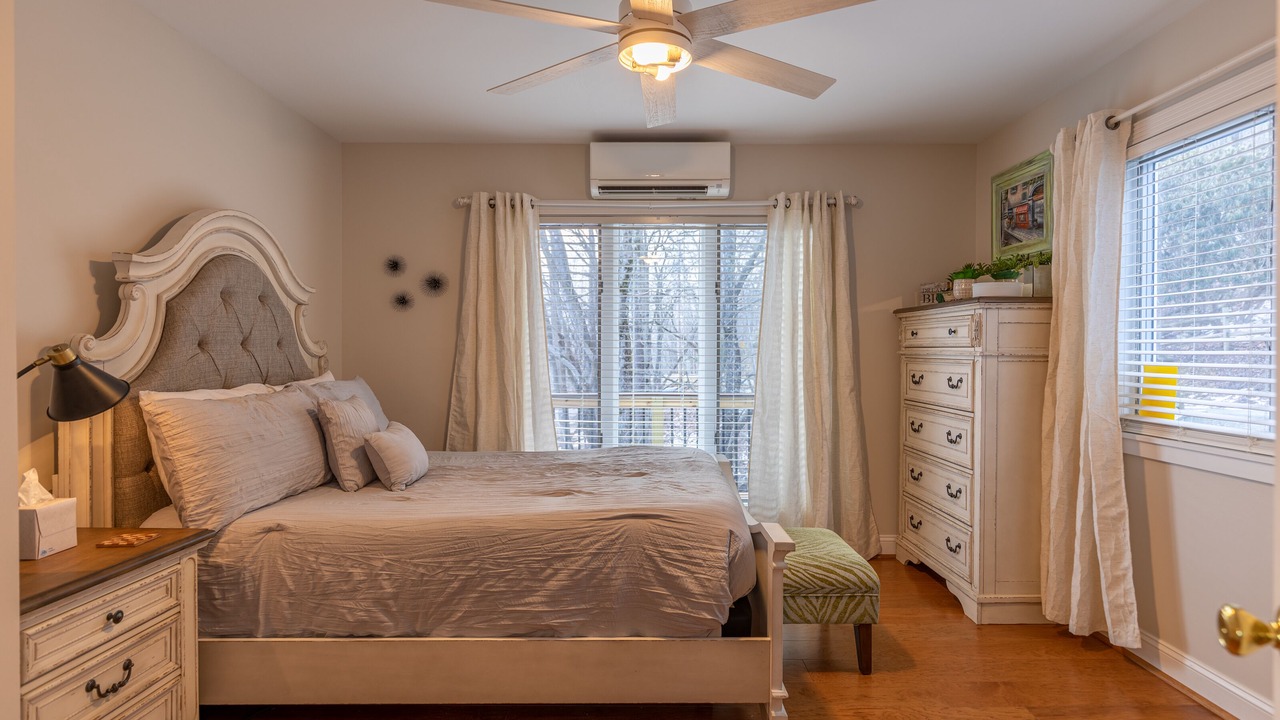 Photo of Bedroom in Seven Devils