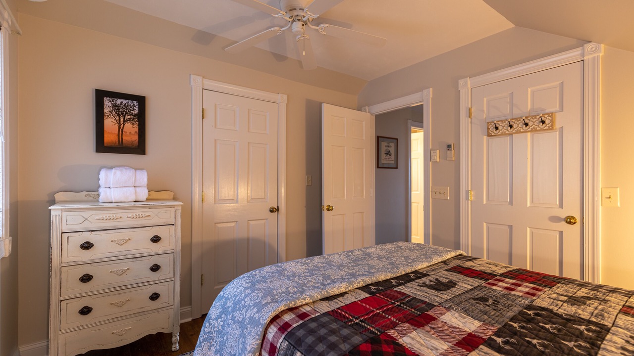 Photo of Bedroom in Seven Devils