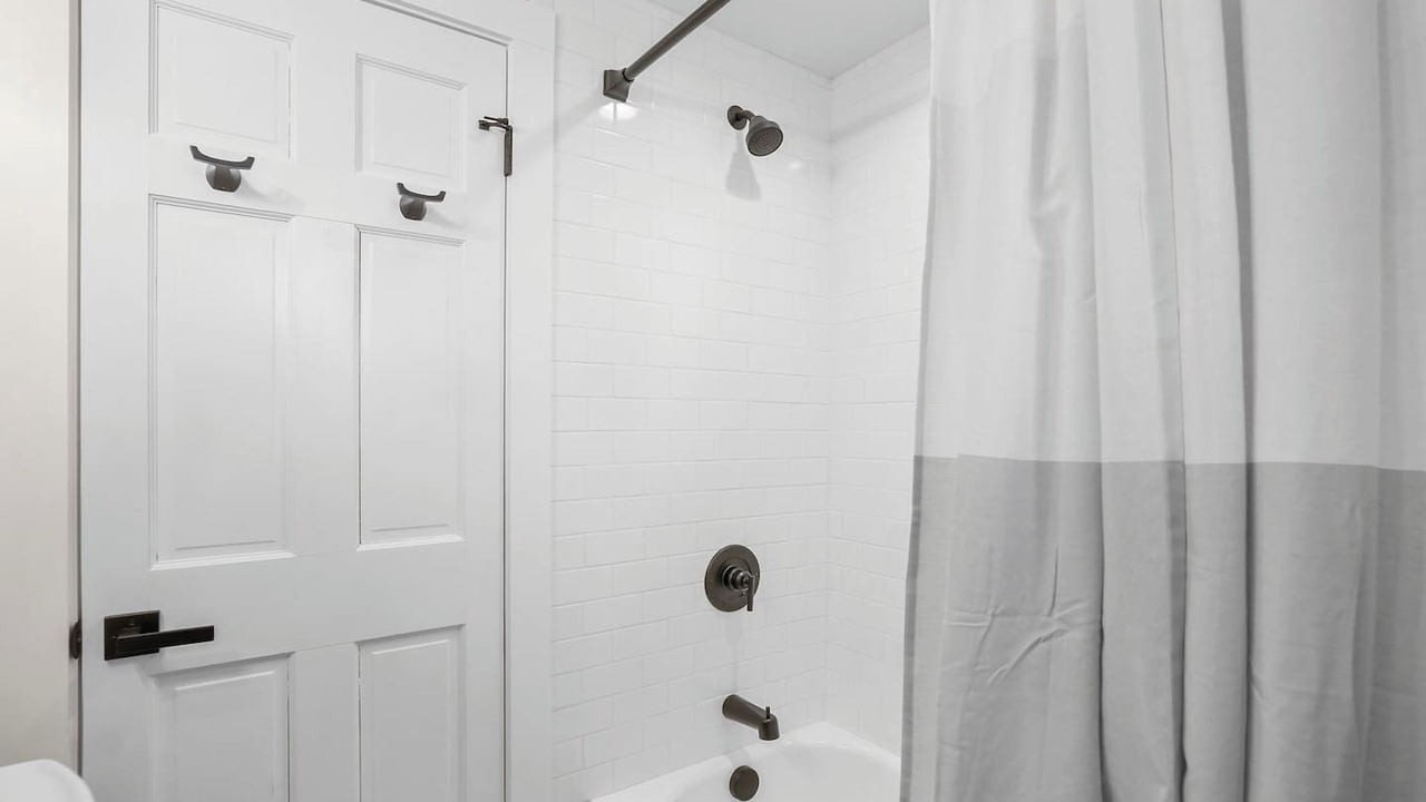 Photo of Bathroom in Bluemont