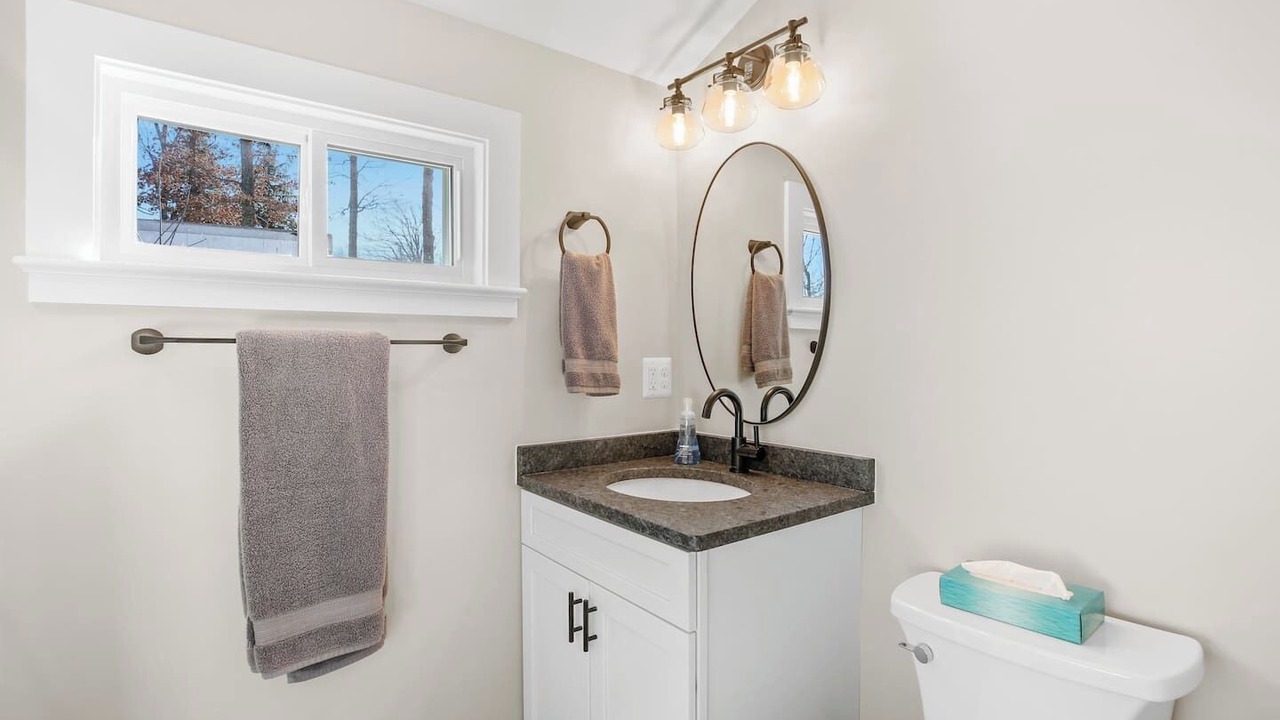 Photo of Bathroom in Bluemont