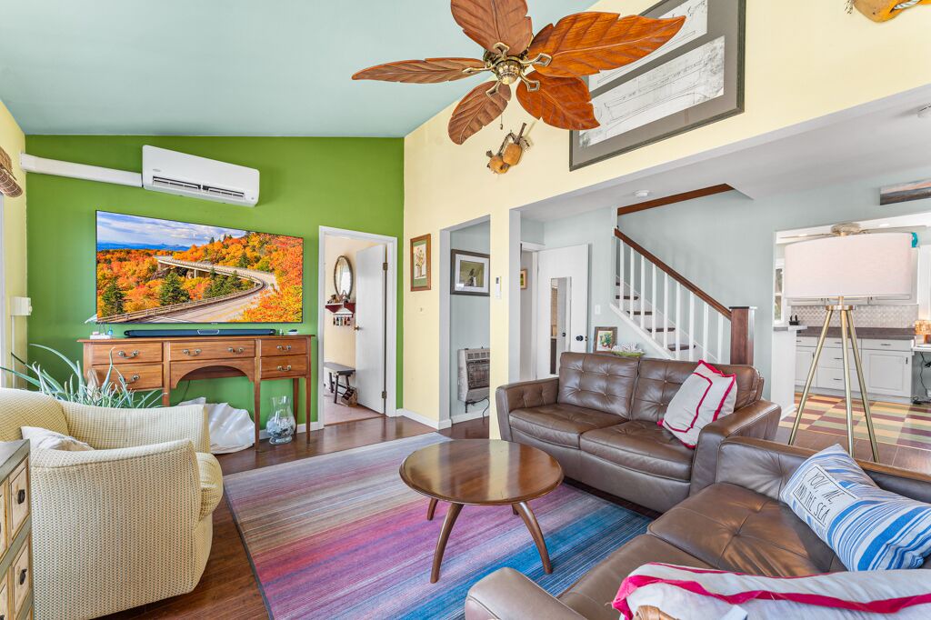 Photo of Livingroom in Downe
