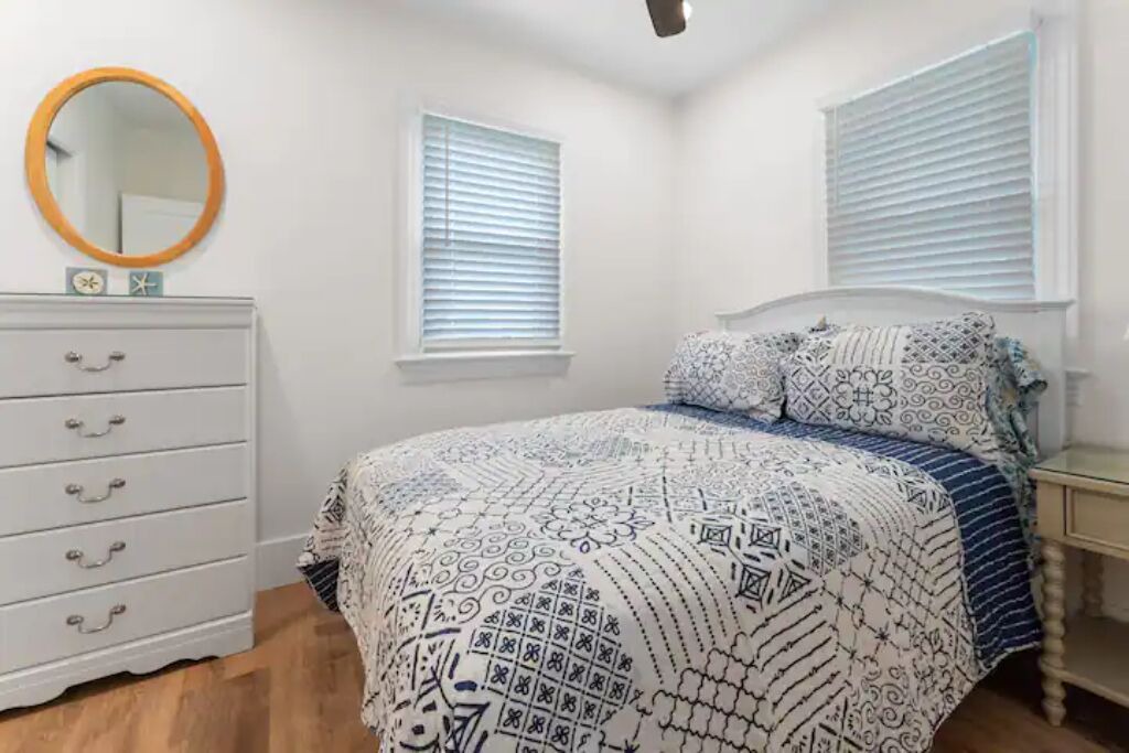 Photo of Bedroom in Issue