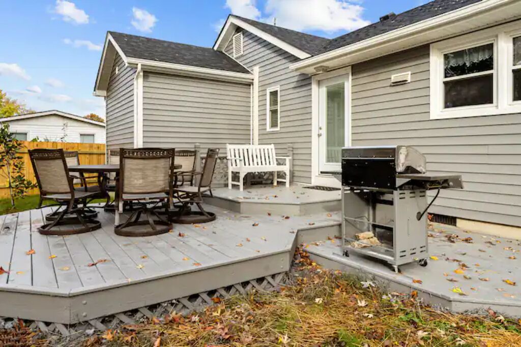 Photo of Outdoor in Issue