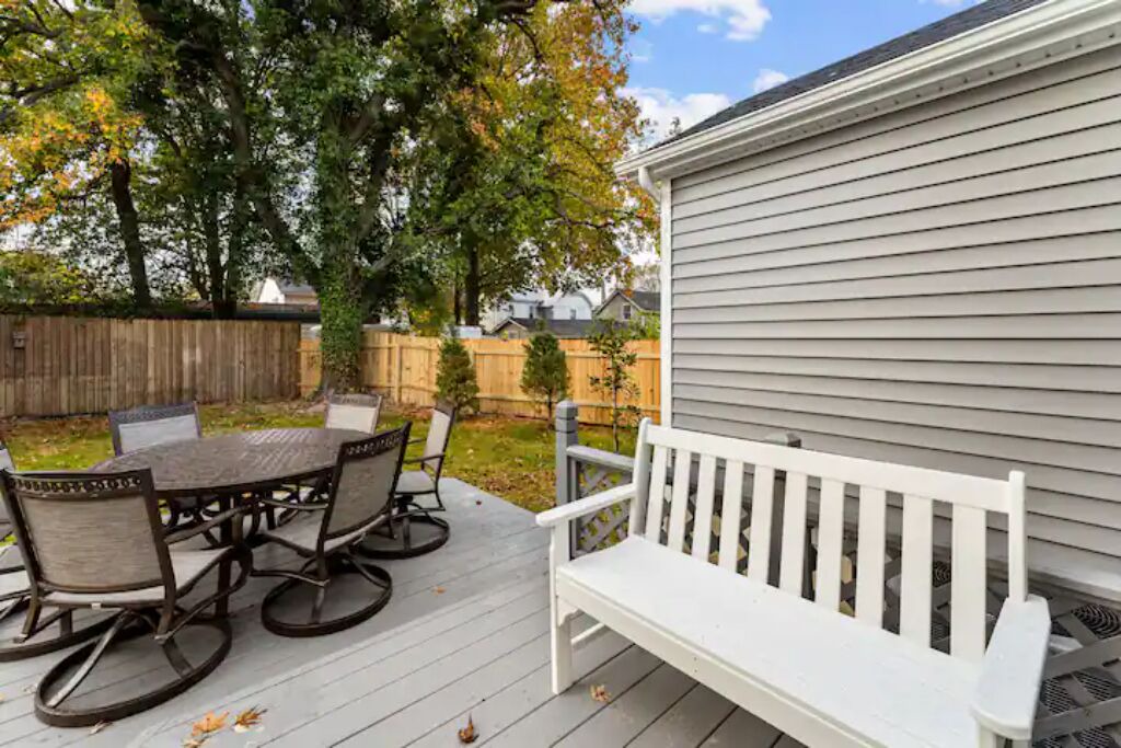 Photo of Outdoor in Issue