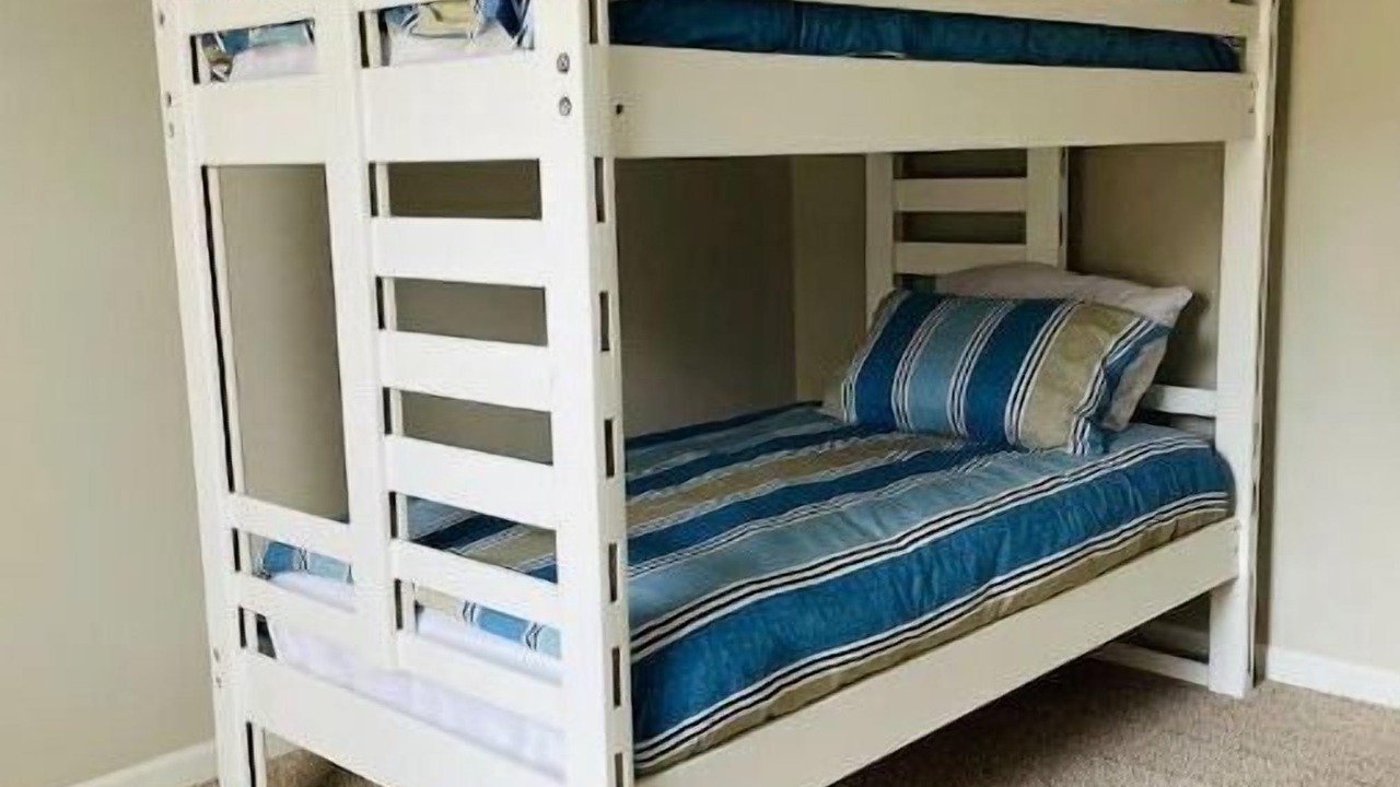 Photo of Bedroom in Crisp