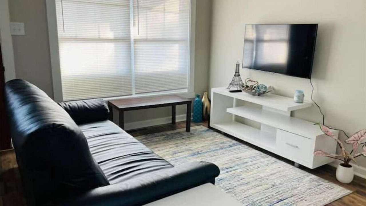 Photo of Livingroom in Crisp
