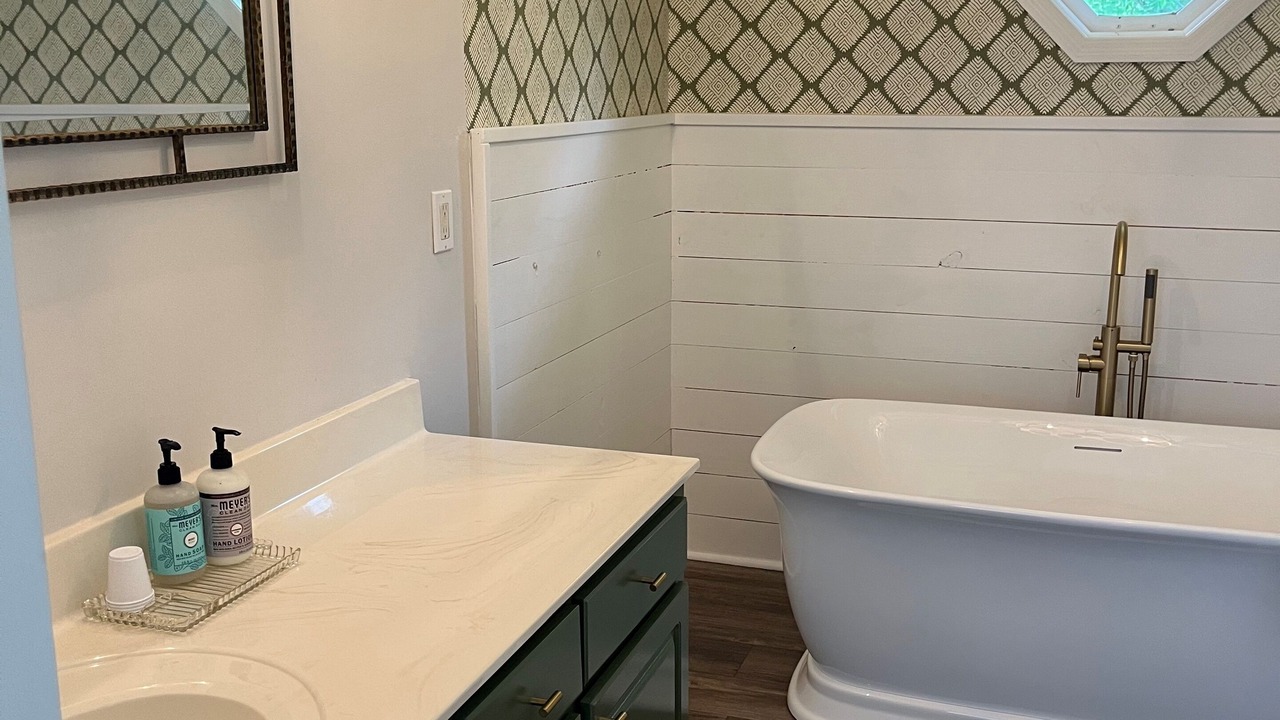 Photo of Bathroom in Chickamauga