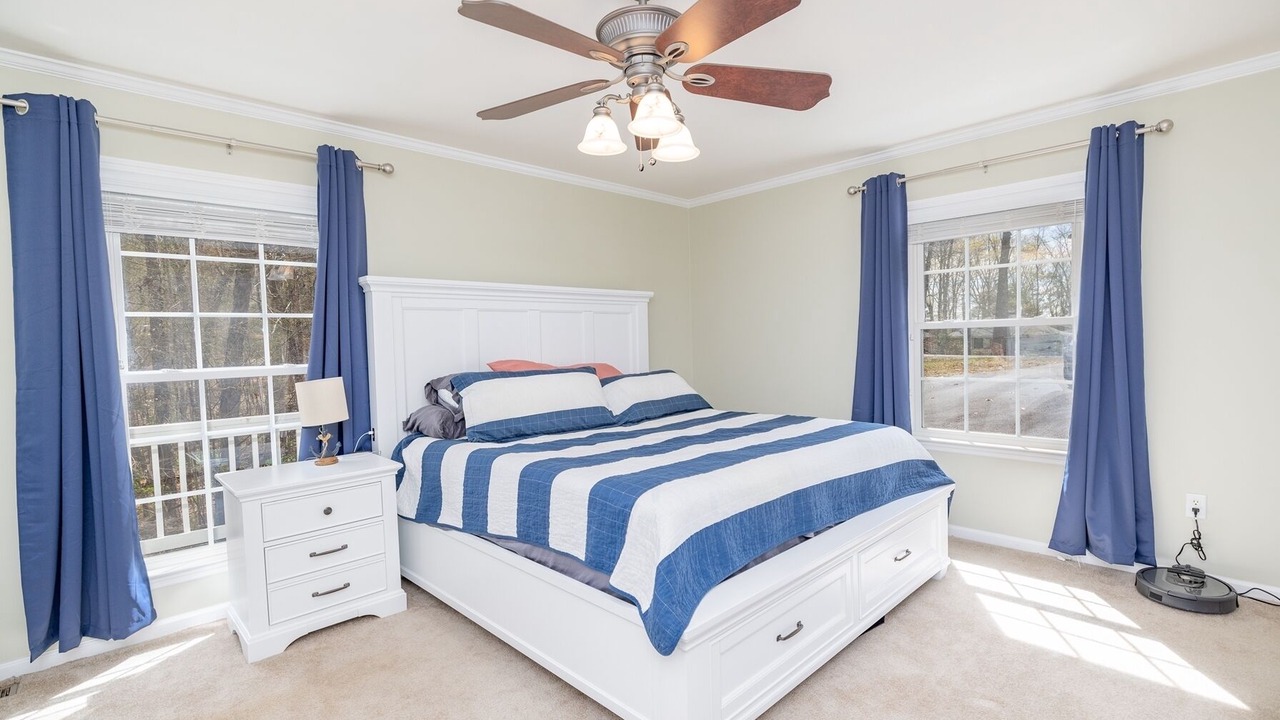 Photo of Bedroom in Moratuck Manor