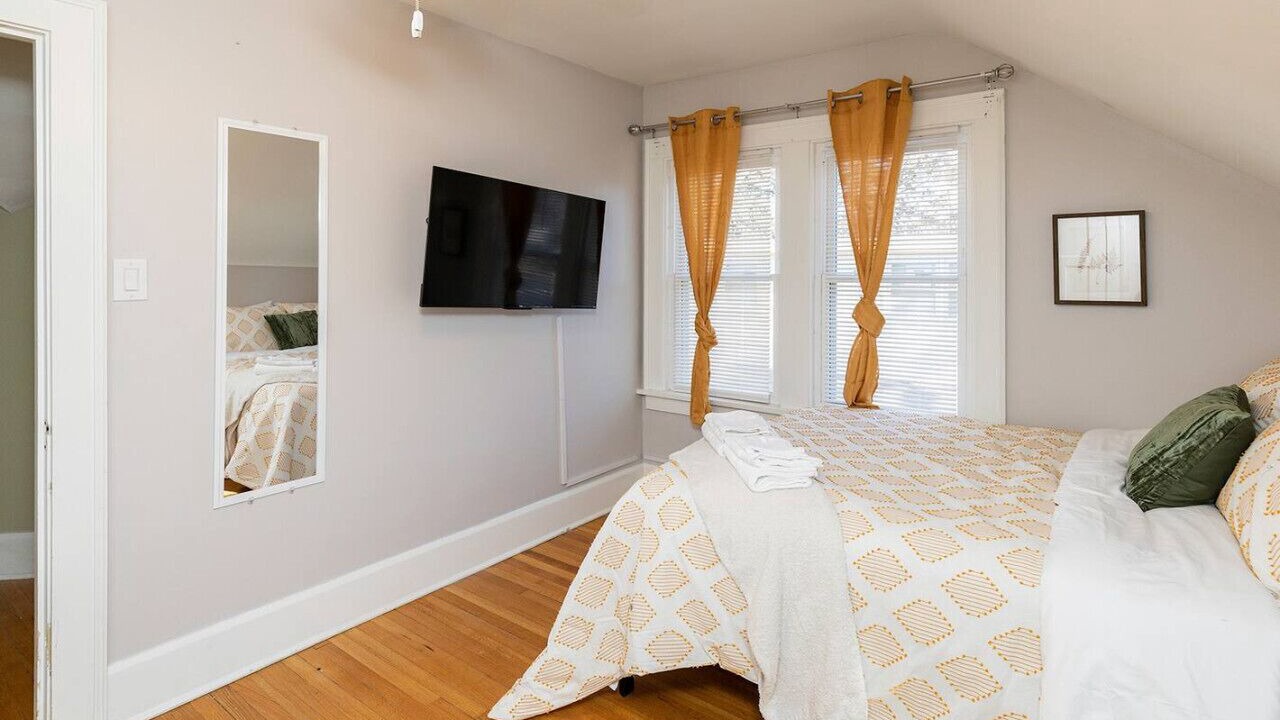 Photo of Bedroom in Beaverdale