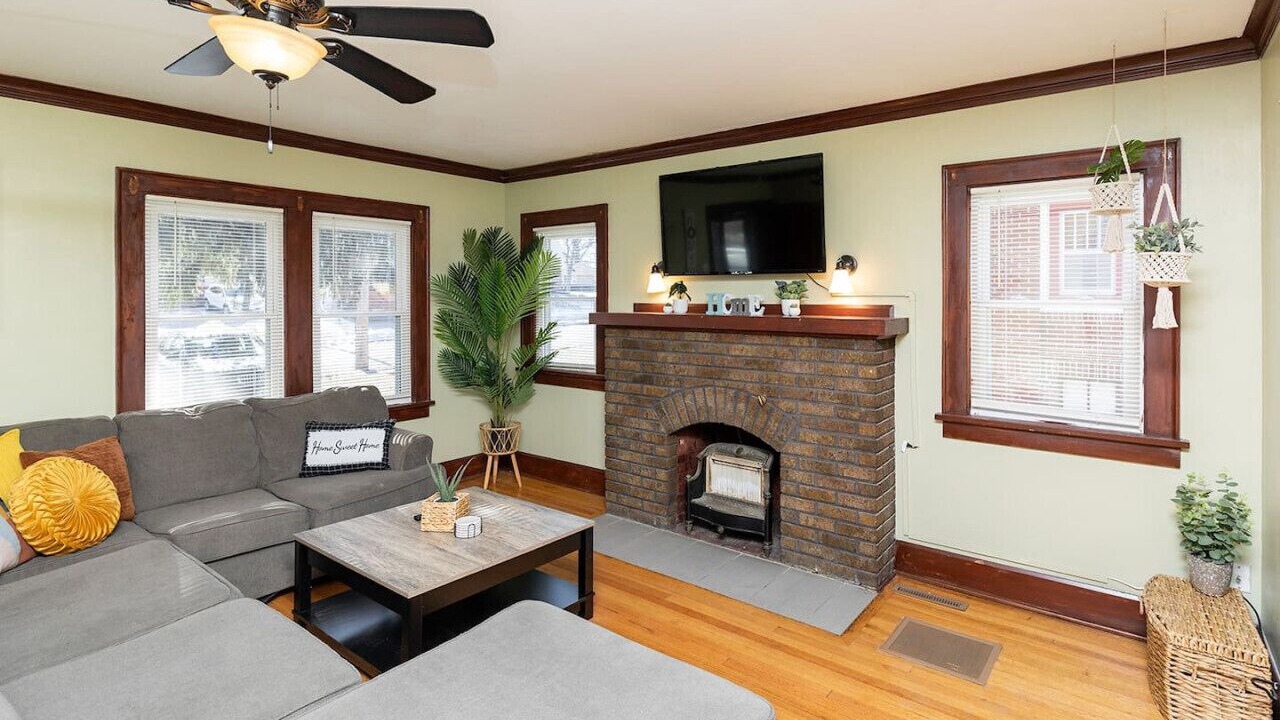 Photo of Livingroom in Beaverdale