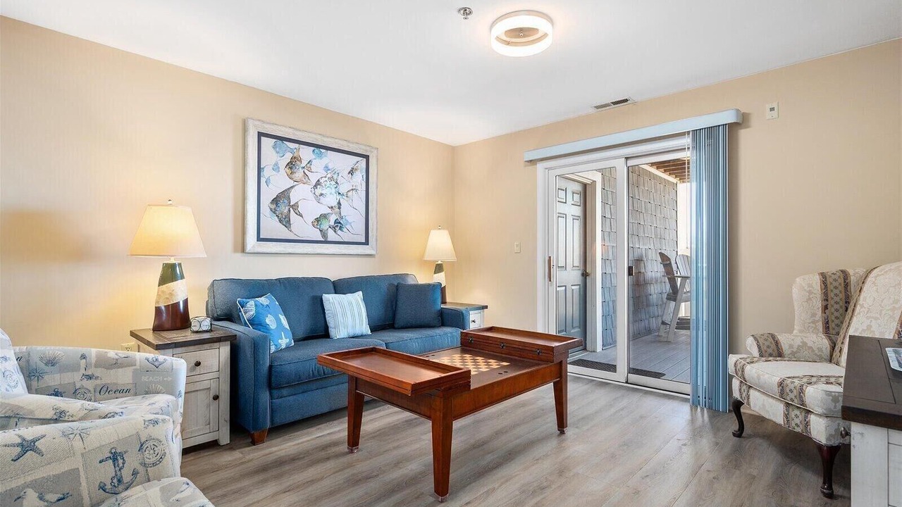 Photo of Livingroom in Heron Harbour Isle