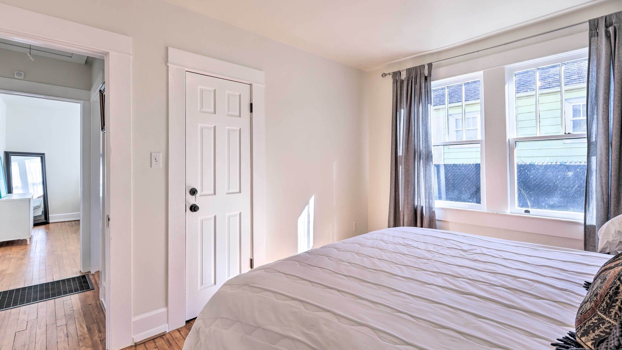 Photo of Bedroom in Crestline Heights