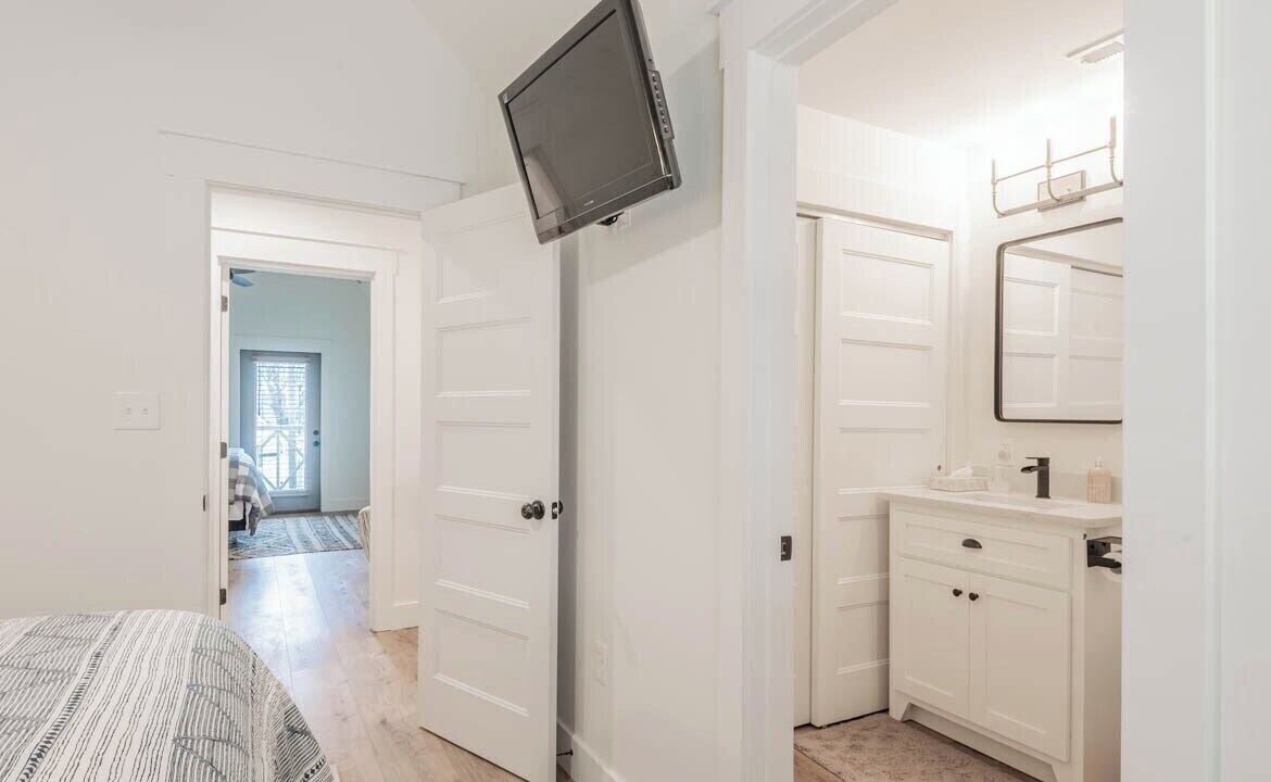Photo of Bedroom in Guntersville