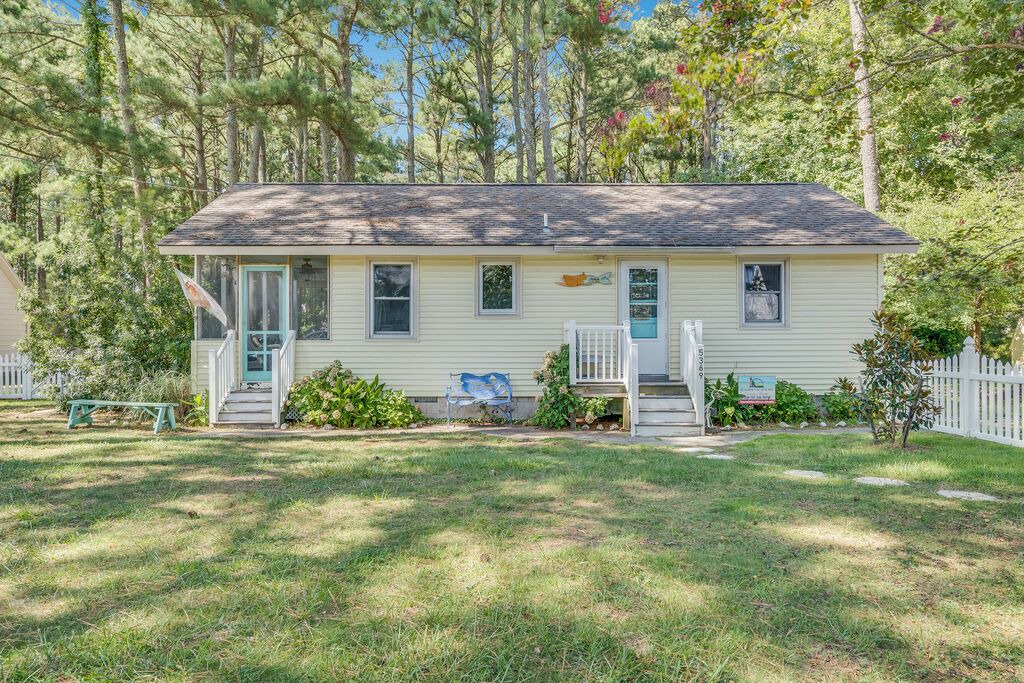 Photo of Others in Piney Island