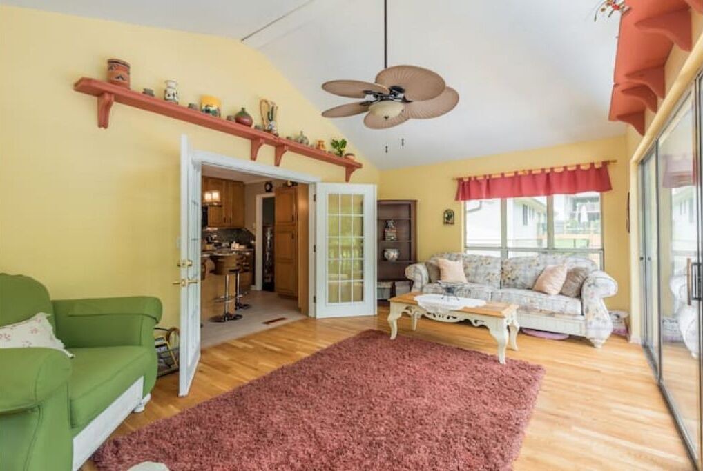 Photo of Livingroom in Ashley Oaks