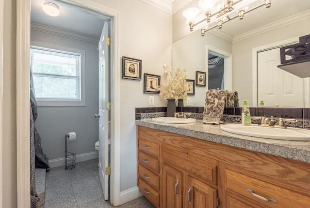 Photo of Bathroom in Ashley Oaks
