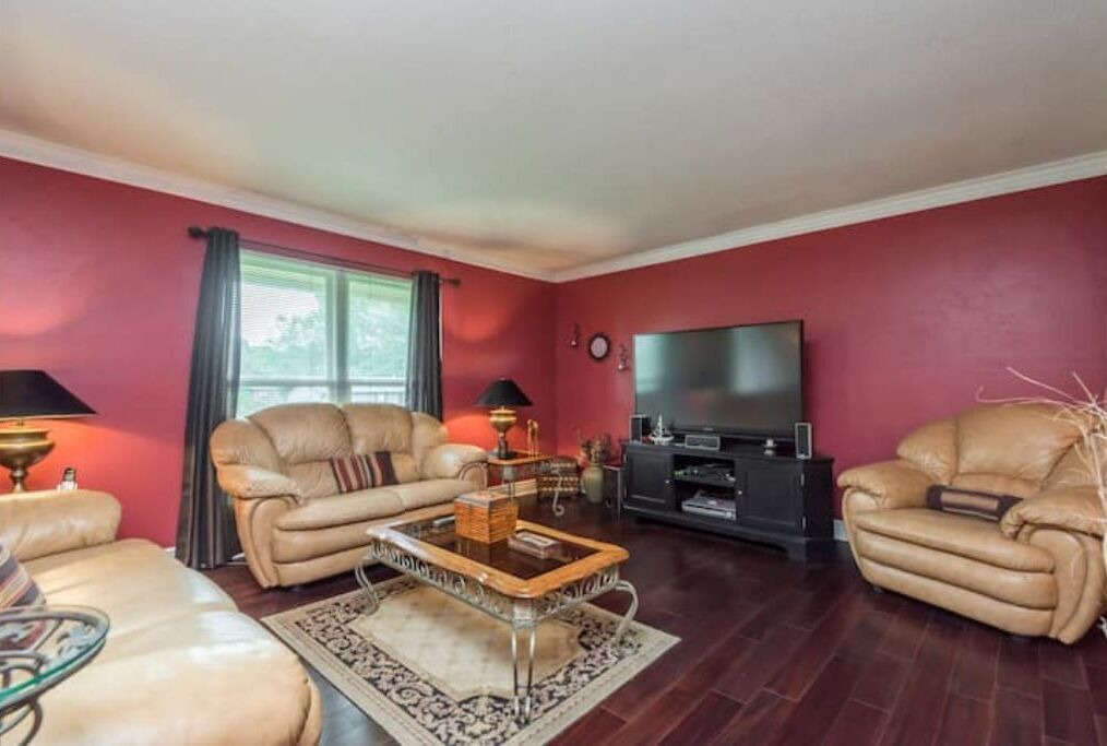 Photo of Livingroom in Ashley Oaks