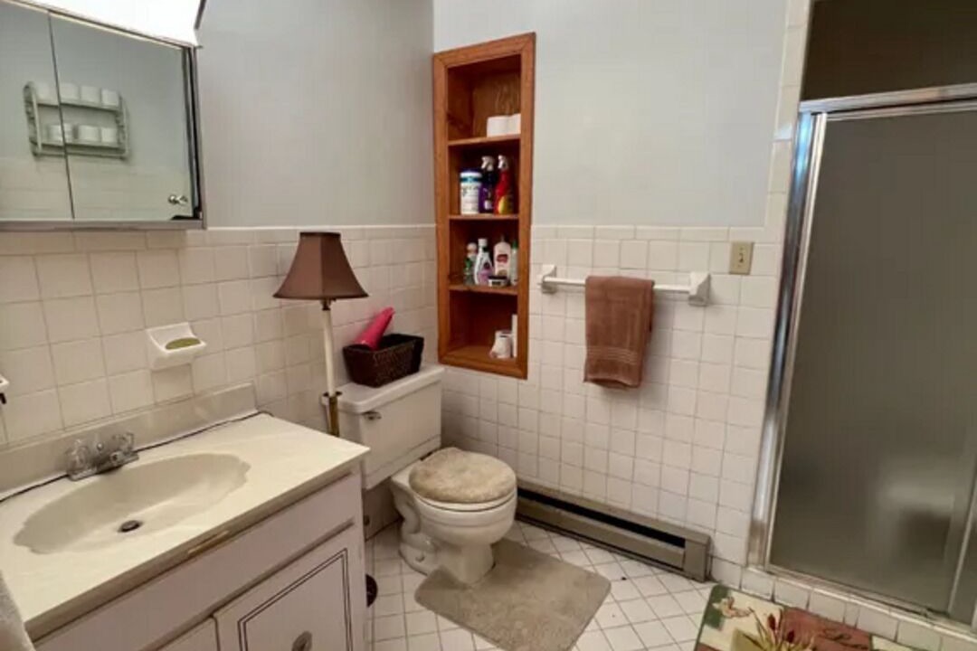 Photo of Bathroom in Newland