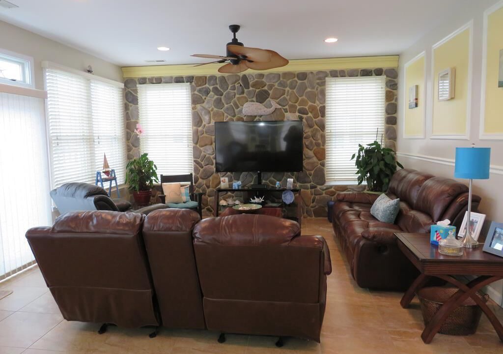 Photo of Livingroom in Beach Haven West