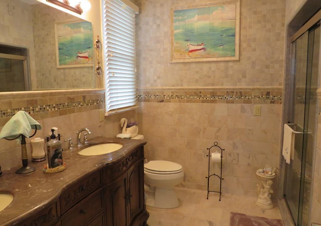 Photo of Bathroom in Beach Haven West