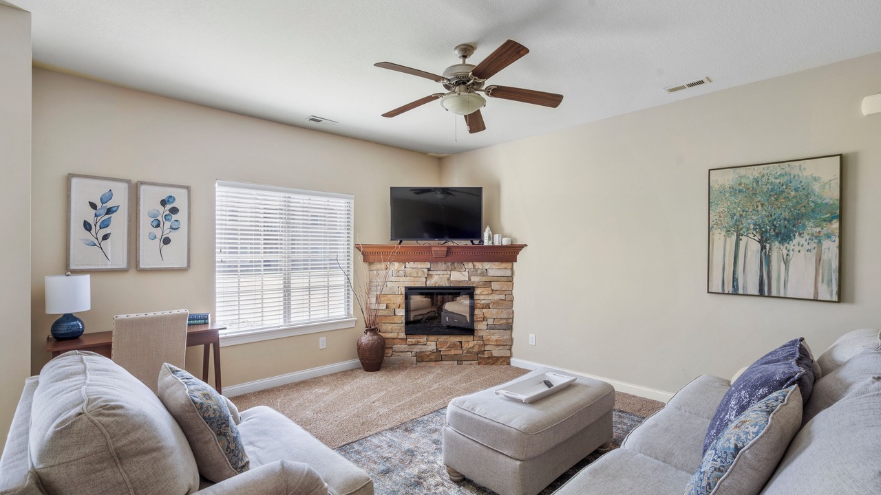 Photo of Livingroom in West Des Moines