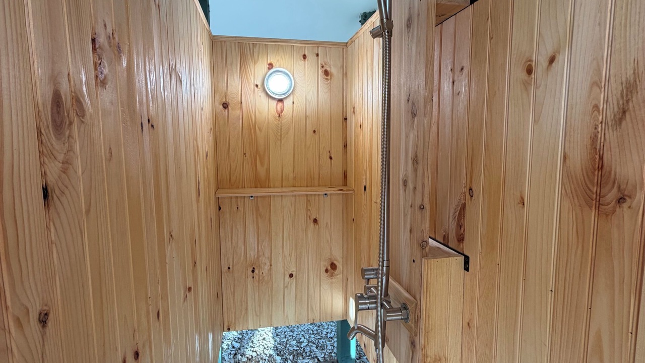 Photo of Bathroom in Mud City