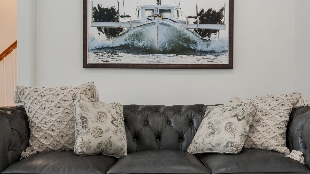 Photo of Livingroom in Historic District