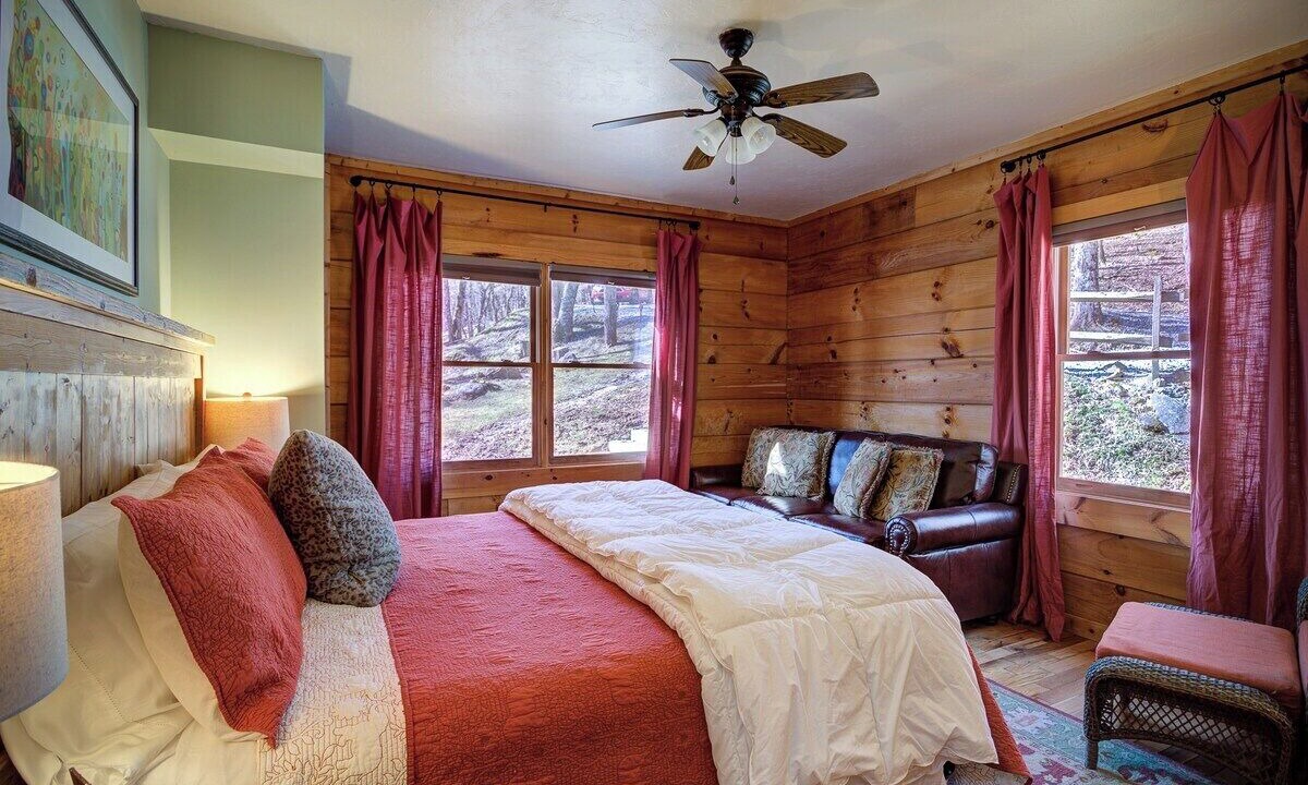 Photo of Bedroom in Seven Devils