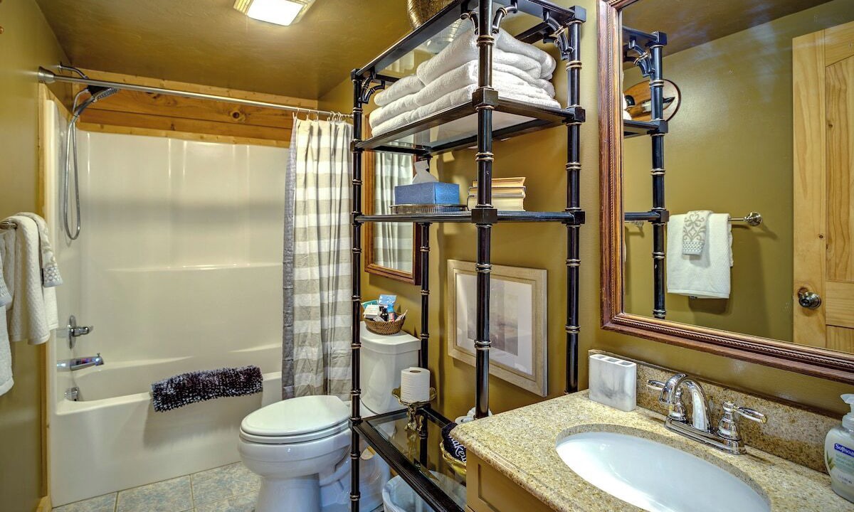 Photo of Bathroom in Seven Devils