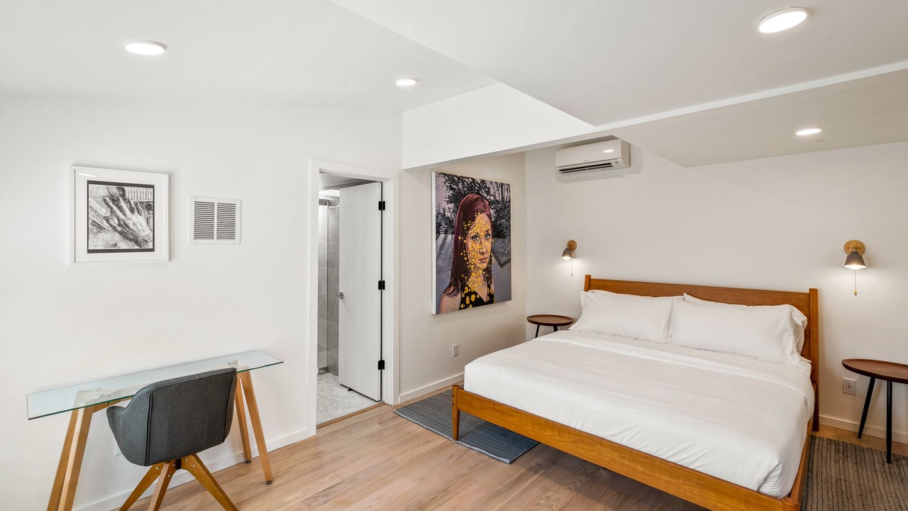 Photo of Bedroom in North Downtown