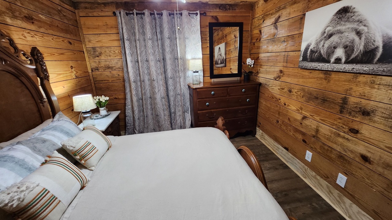 Photo of Bedroom in Guntersville