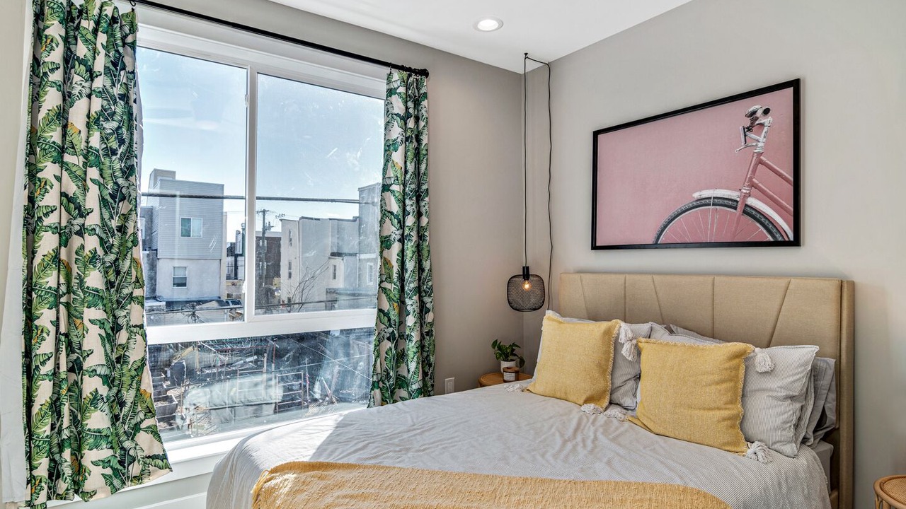 Photo of Bedroom in Pennsport