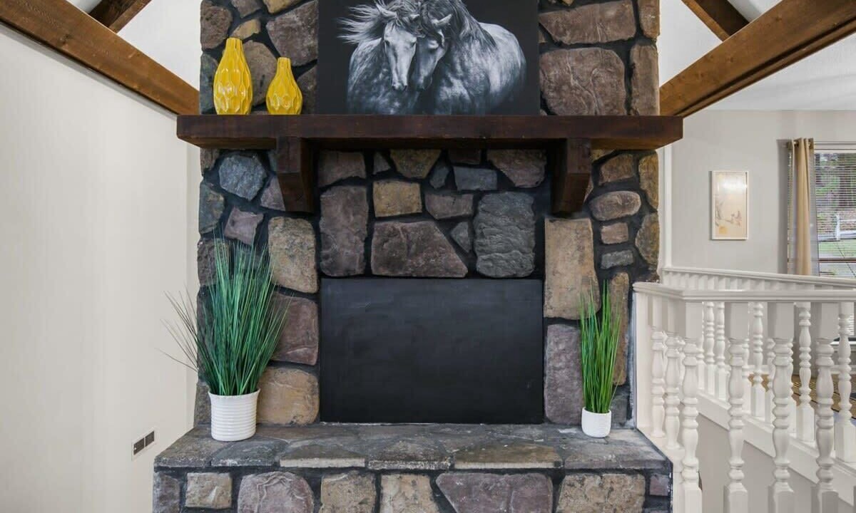 Photo of Livingroom in Crestline Heights