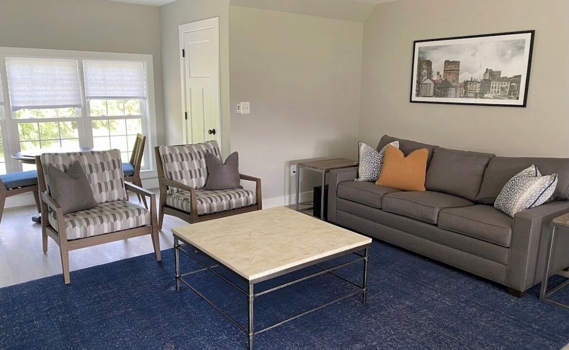 Photo of Livingroom in Round Hill