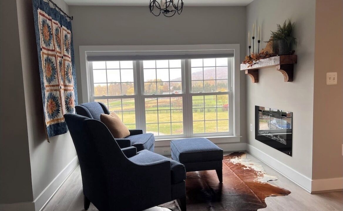 Photo of Livingroom in Round Hill