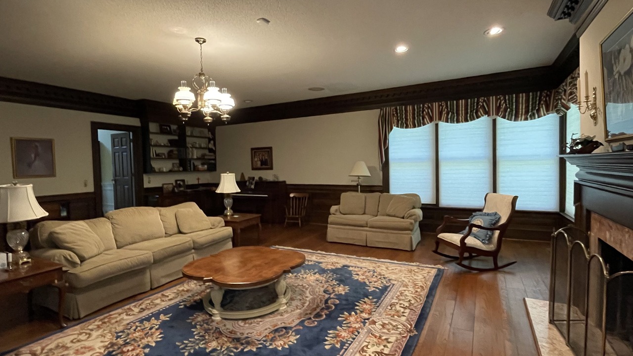 Photo of Livingroom in Lexington
