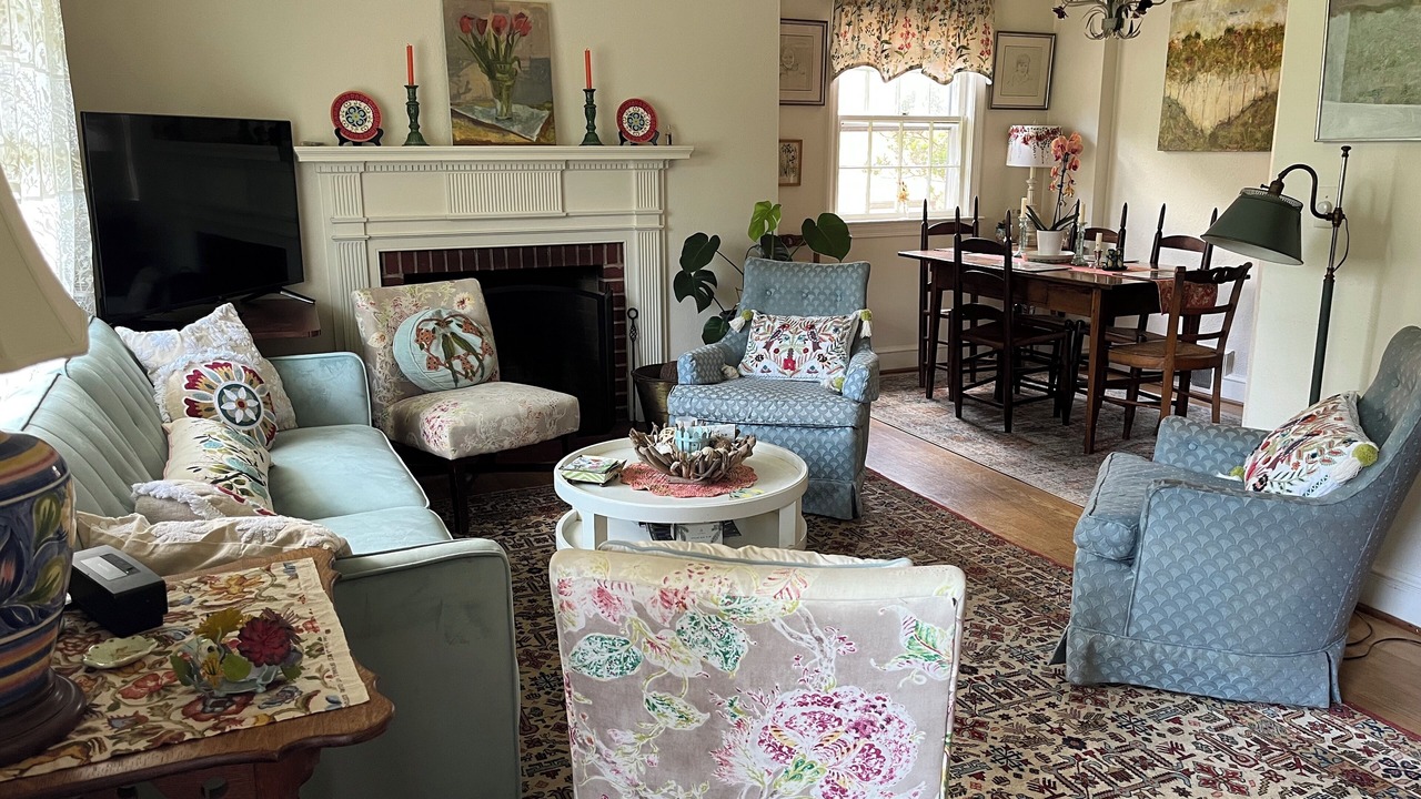 Photo of Livingroom in Fry's Spring