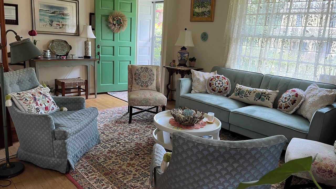 Photo of Livingroom in Fry's Spring