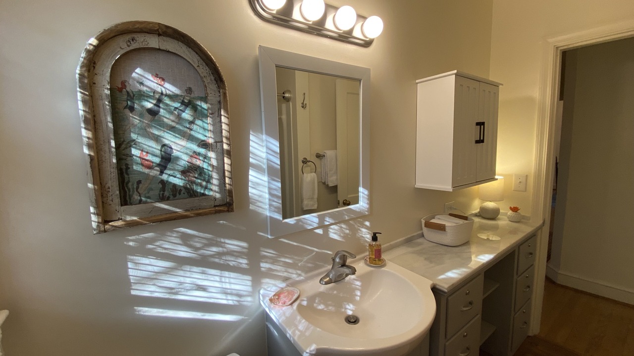 Photo of Bathroom in Fry's Spring