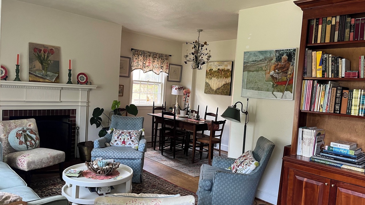 Photo of Livingroom in Fry's Spring