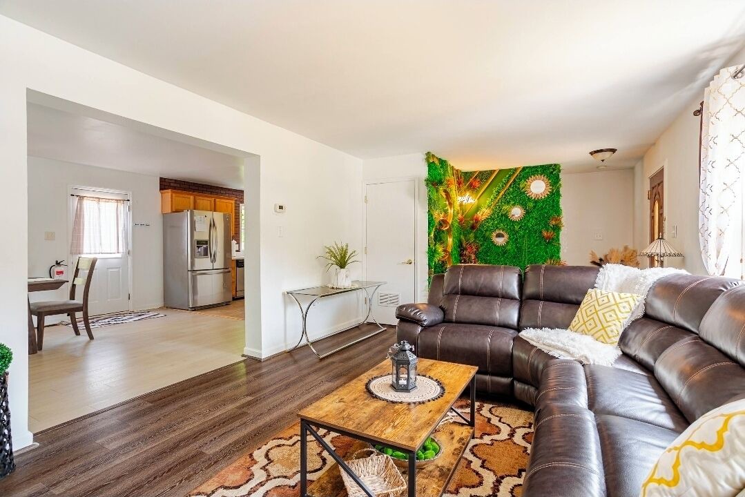 Photo of Livingroom in Neptune City