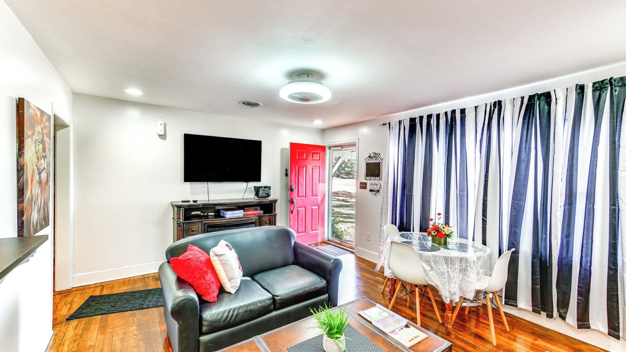 Photo of Livingroom in Laurel