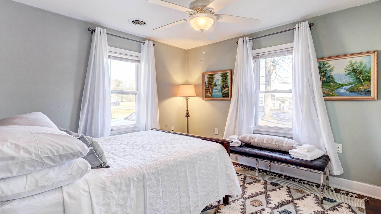 Photo of Bedroom in Laurel
