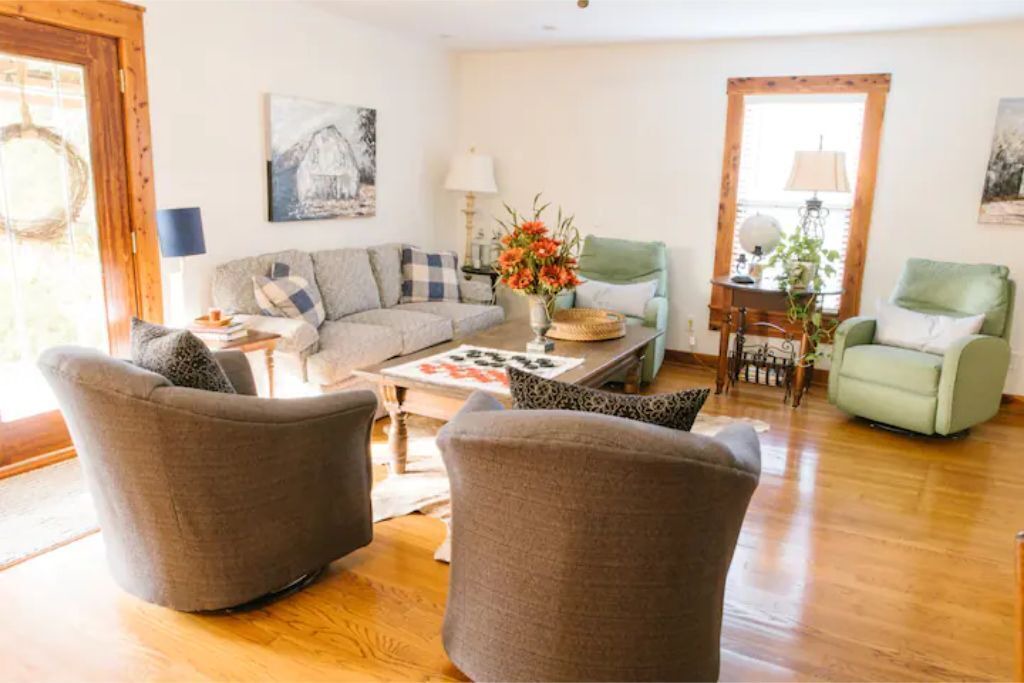 Photo of Livingroom in Eagleville