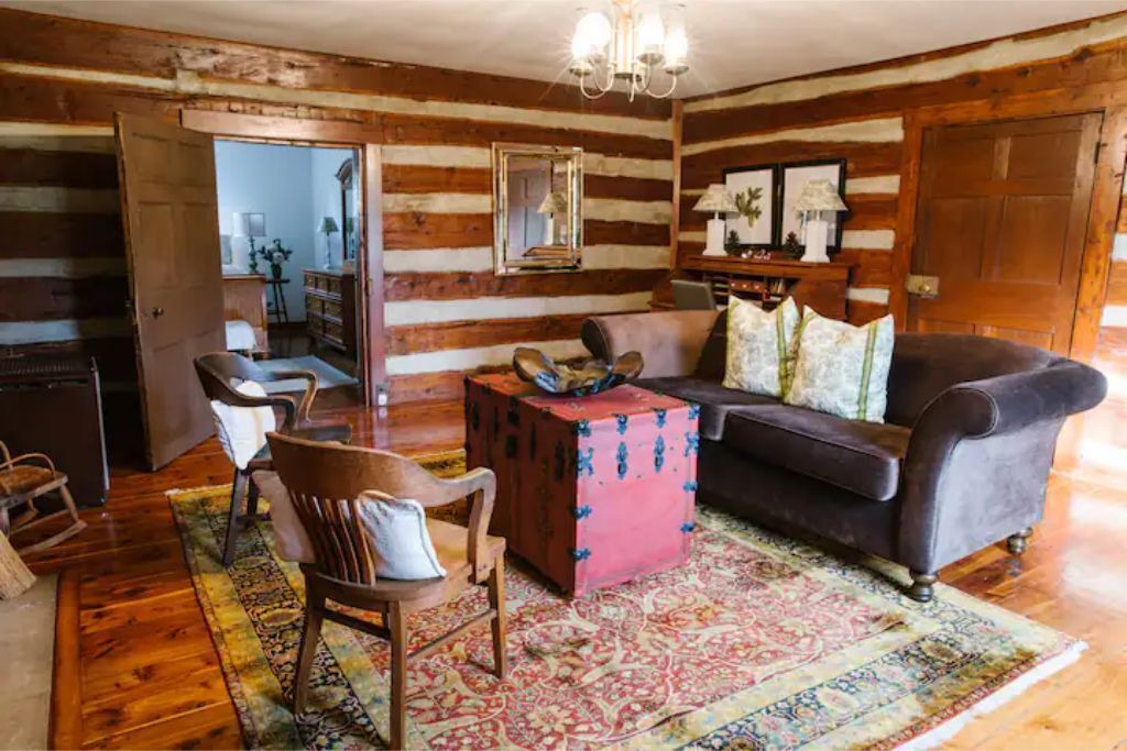 Photo of Livingroom in Eagleville