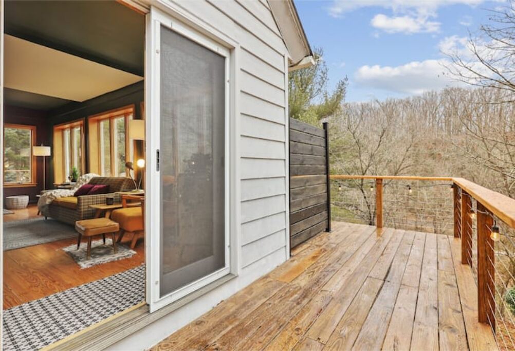 Photo of Patio Balcony in White Hall