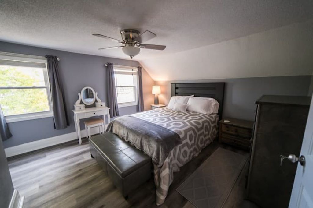 Photo of Bedroom in Clear Lake
