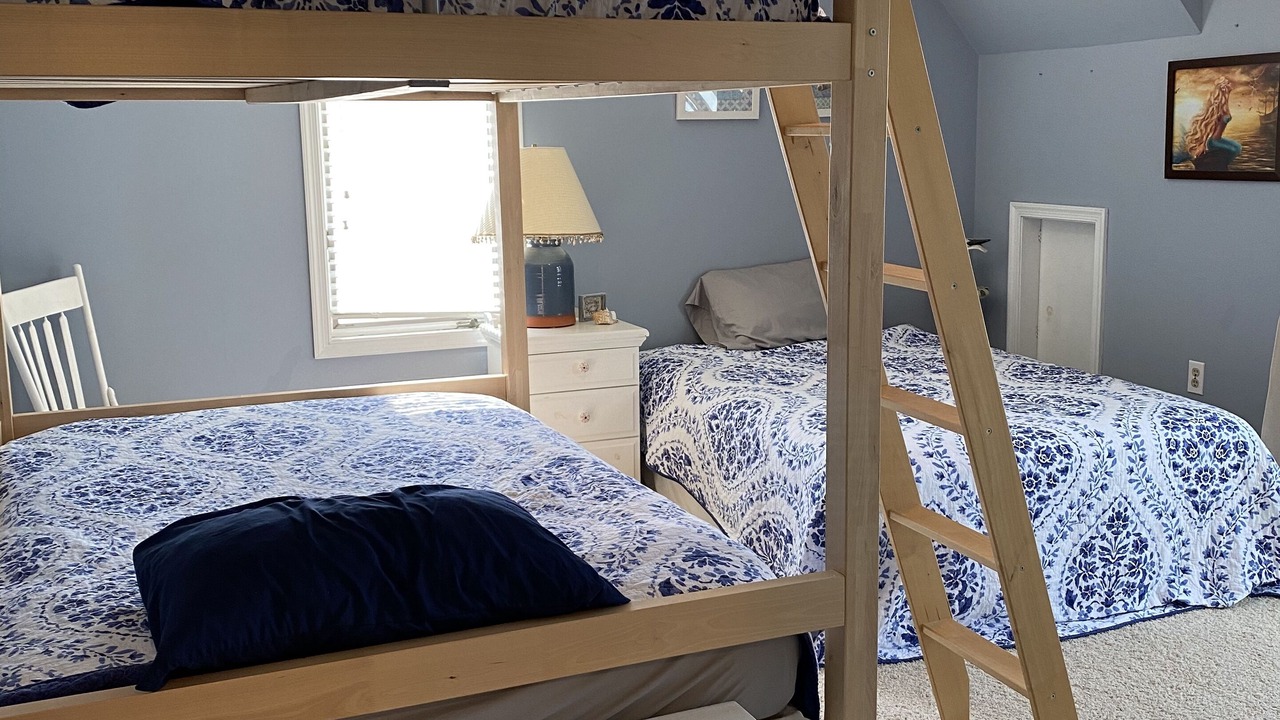 Photo of Bedroom in Caine Woods