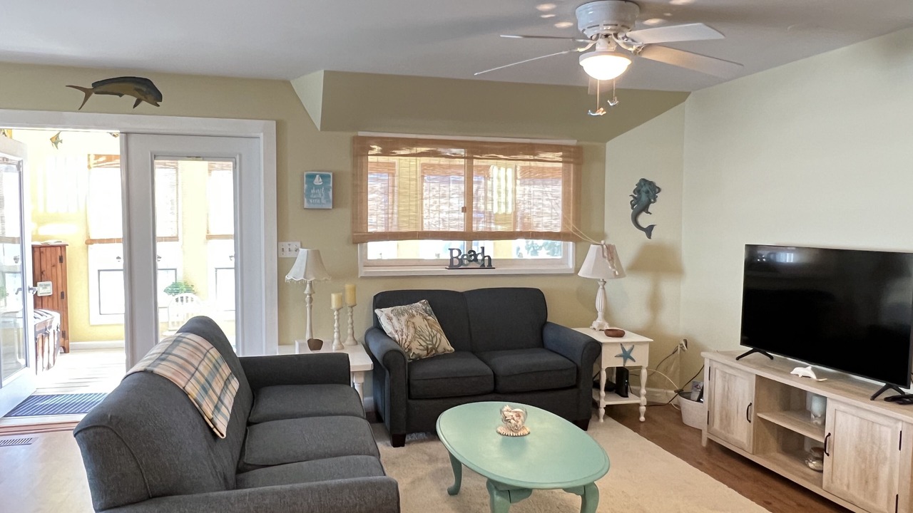 Photo of Livingroom in Caine Woods