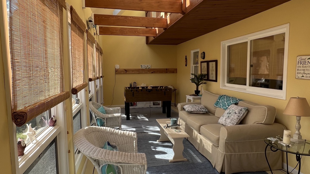 Photo of Livingroom in Caine Woods